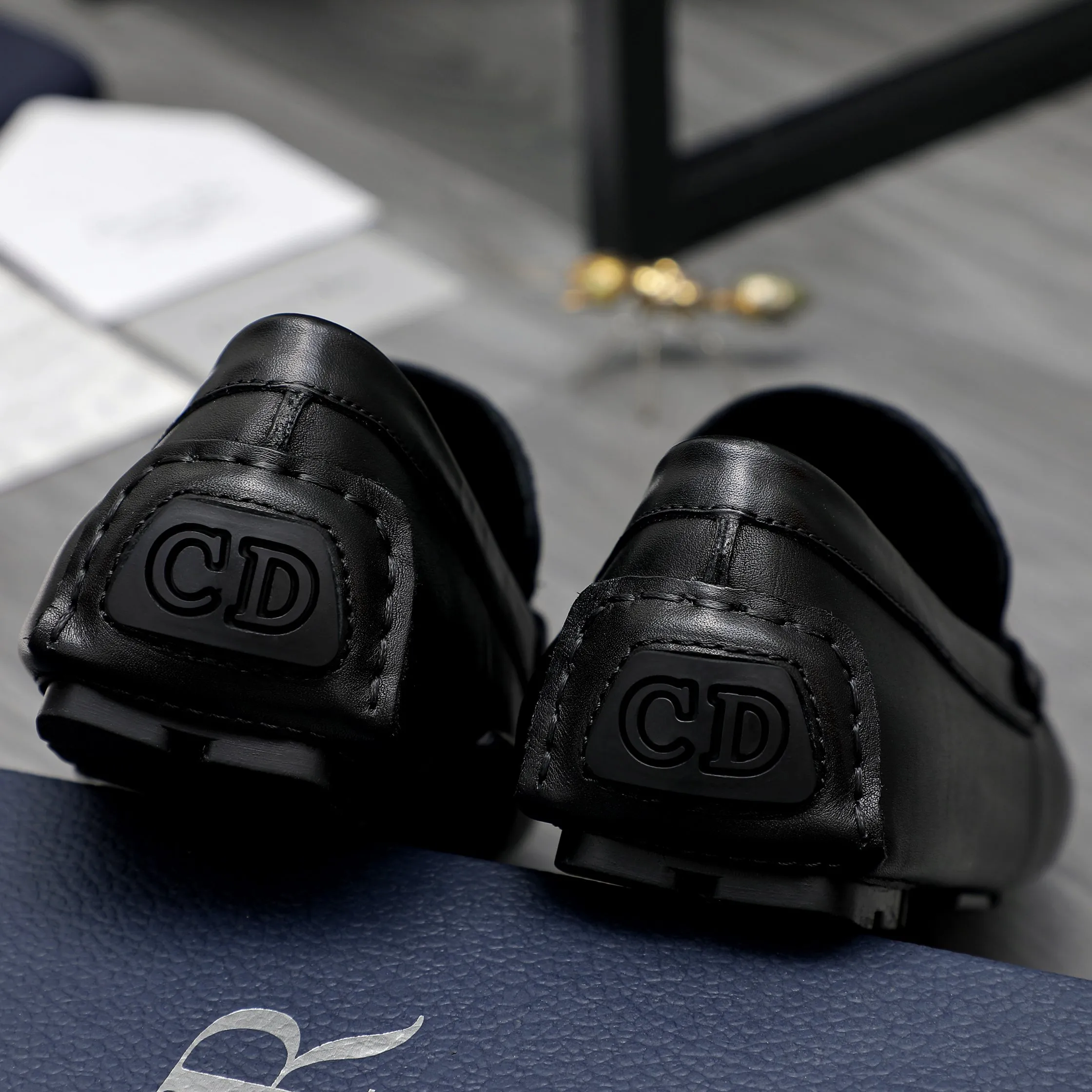 Men's shoes 💰400 Product trademark: Dior "Dior" casual slip-on shoes Regular size: 38-45 (45 is custom-made and non-returnable) Product materials: Selected cowhide embossed upper, pigskin lining, rubber outsole